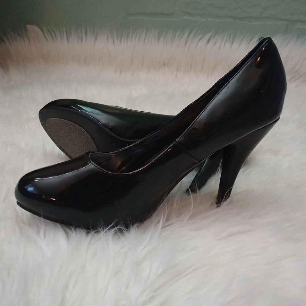 Women’s Heels Red Circle Black Pointy Pumps 10M - Picture 13 of 15